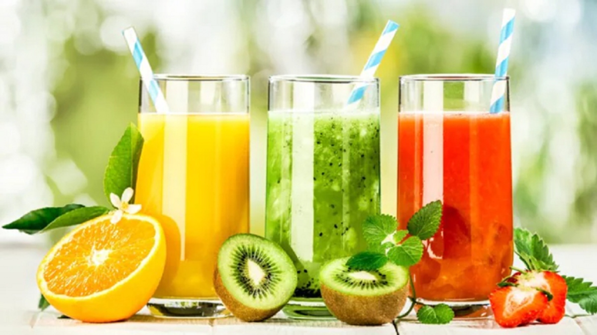 Sử dụng các loại trái cây để thêm hương vị cho nước uống của bạn.