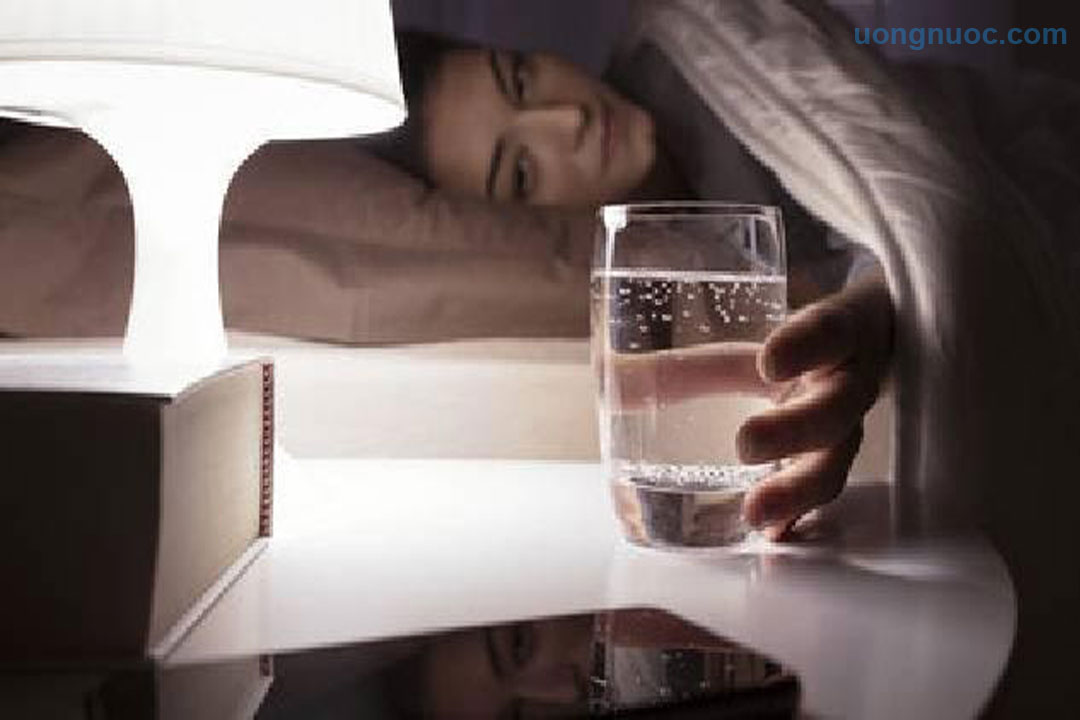 Nước để qua đêm không tác động nhiều đến sức khỏe